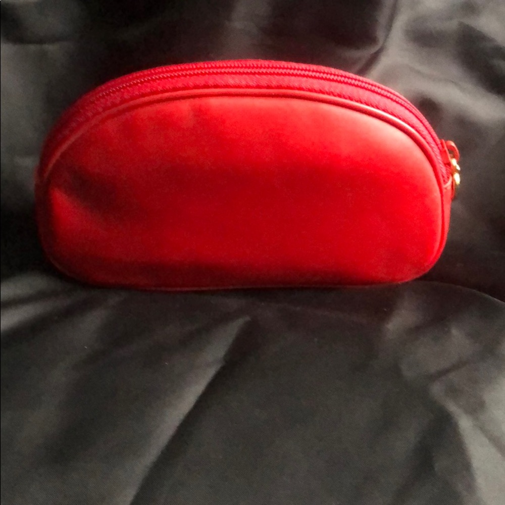 🌺Gucci🌺 Leather Case   NWOT - Picture 2 of 2